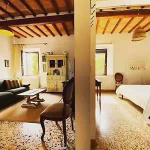 Dimora Del Poggio - Charming Historic Centre - Apartamento